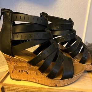 Black Wedges